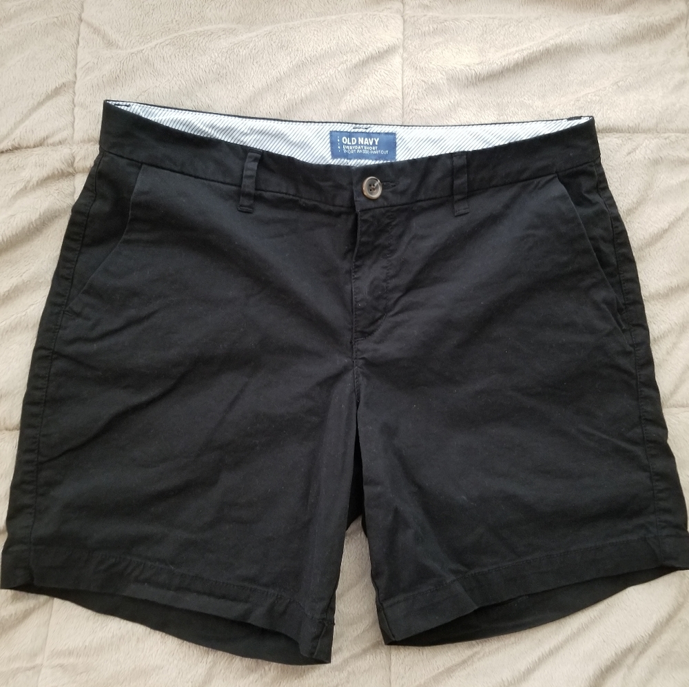 Old Navy Womens size 8 Black Everyday Short